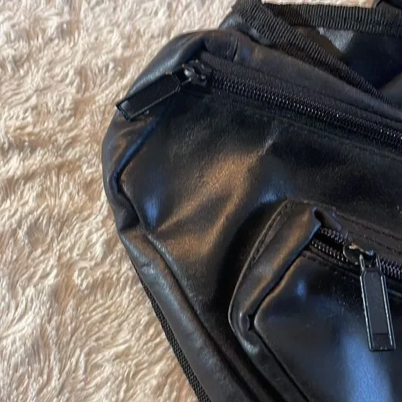 Vintage leather Wilson waist bag - Picture 6 of 12